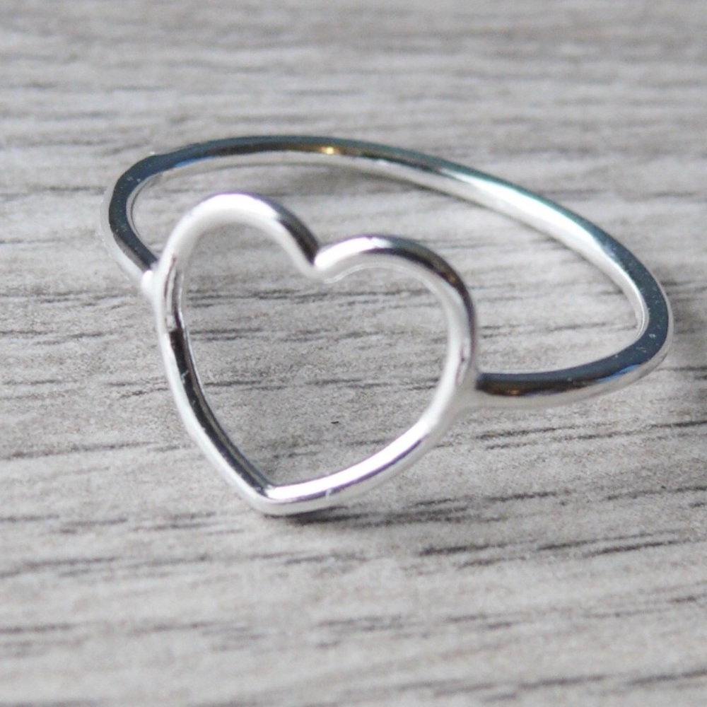 Sweet Heart Cutout Ring
